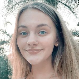 Meet your Posher, Saylor